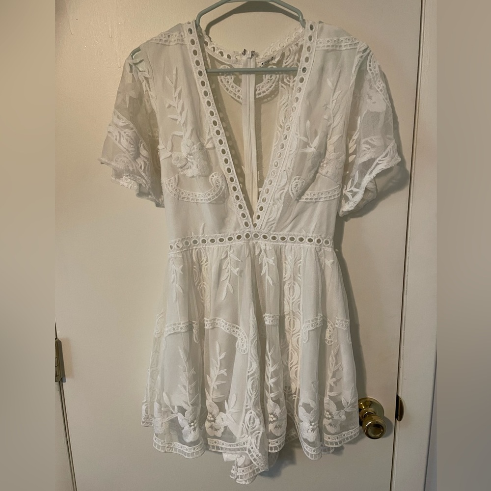 Women’s deep v lace romper/ dress
